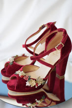 Cargar imagen en el visor de la galería, Ejemplos de Personalizaciones - Zapatos Joya by Puntulina