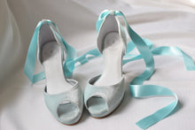 Cargar imagen en el visor de la galería, Ejemplos de Personalizaciones - Sandalias de peep toe