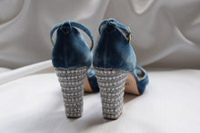 Cargar imagen en el visor de la galería, Ejemplos de Personalizaciones - Zapatos Joya by Puntulina